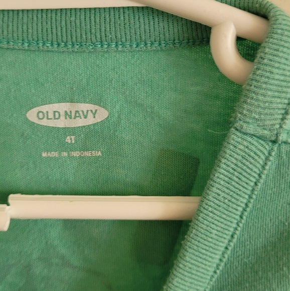 Boy's Old Navy long sleeved graphic tshirt - Picture 2 of 3